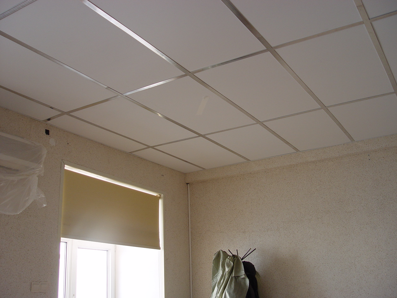 Применение панелей гкл на потолок